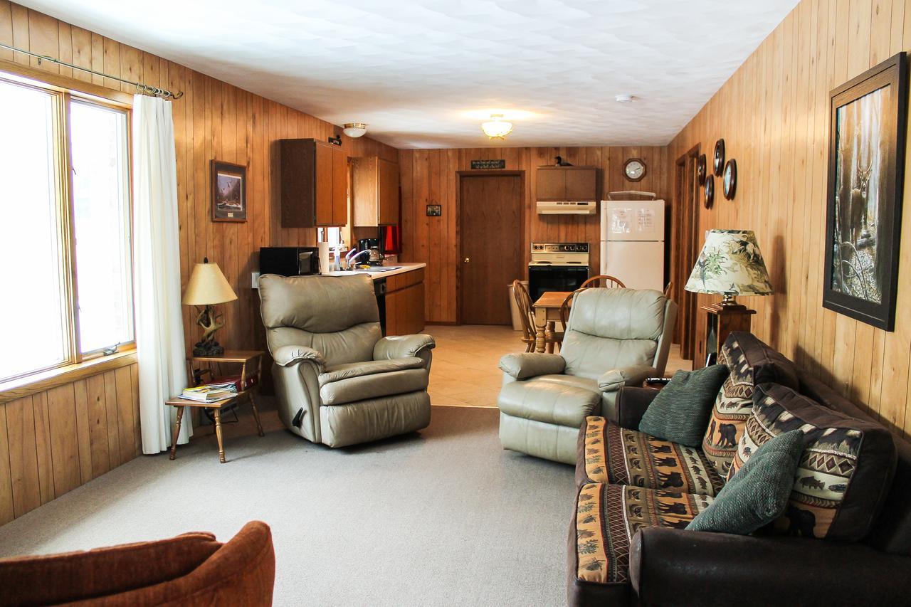 Nitschke'S Northern Resort Минокуа Екстериор снимка