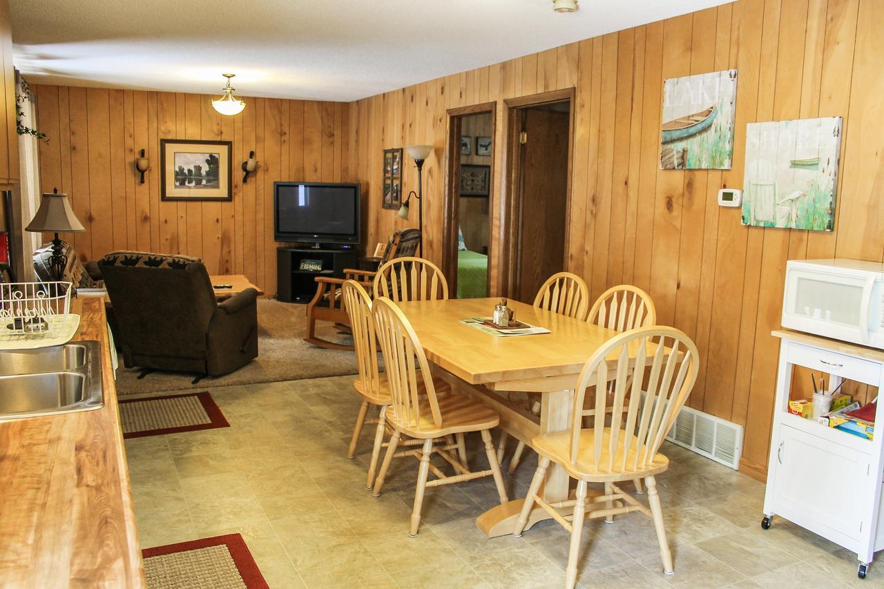 Nitschke'S Northern Resort Минокуа Екстериор снимка