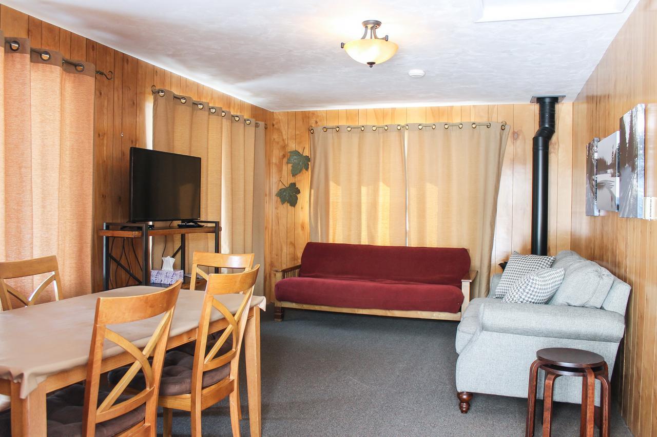 Nitschke'S Northern Resort Минокуа Екстериор снимка