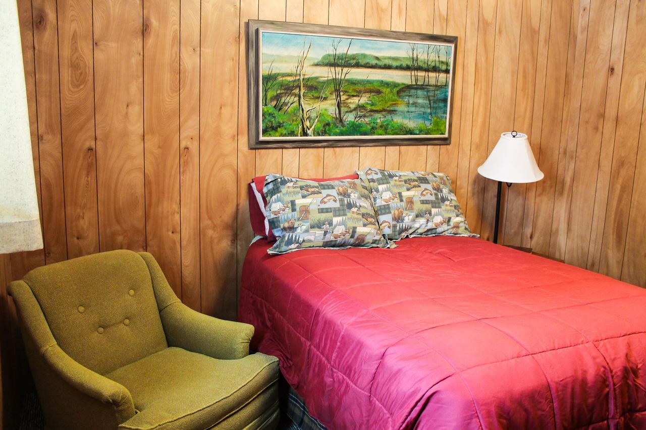 Nitschke'S Northern Resort Минокуа Екстериор снимка