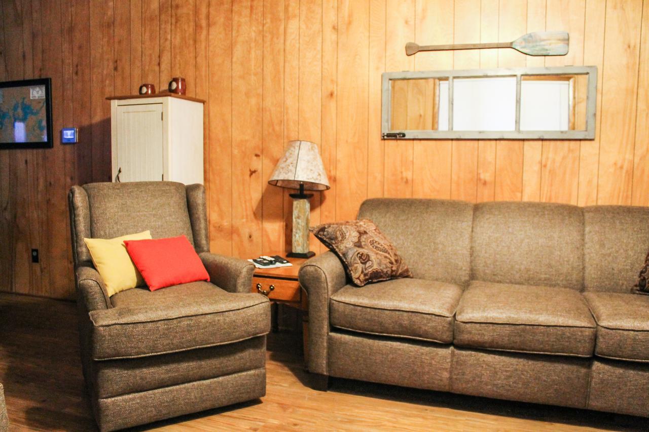 Nitschke'S Northern Resort Минокуа Екстериор снимка